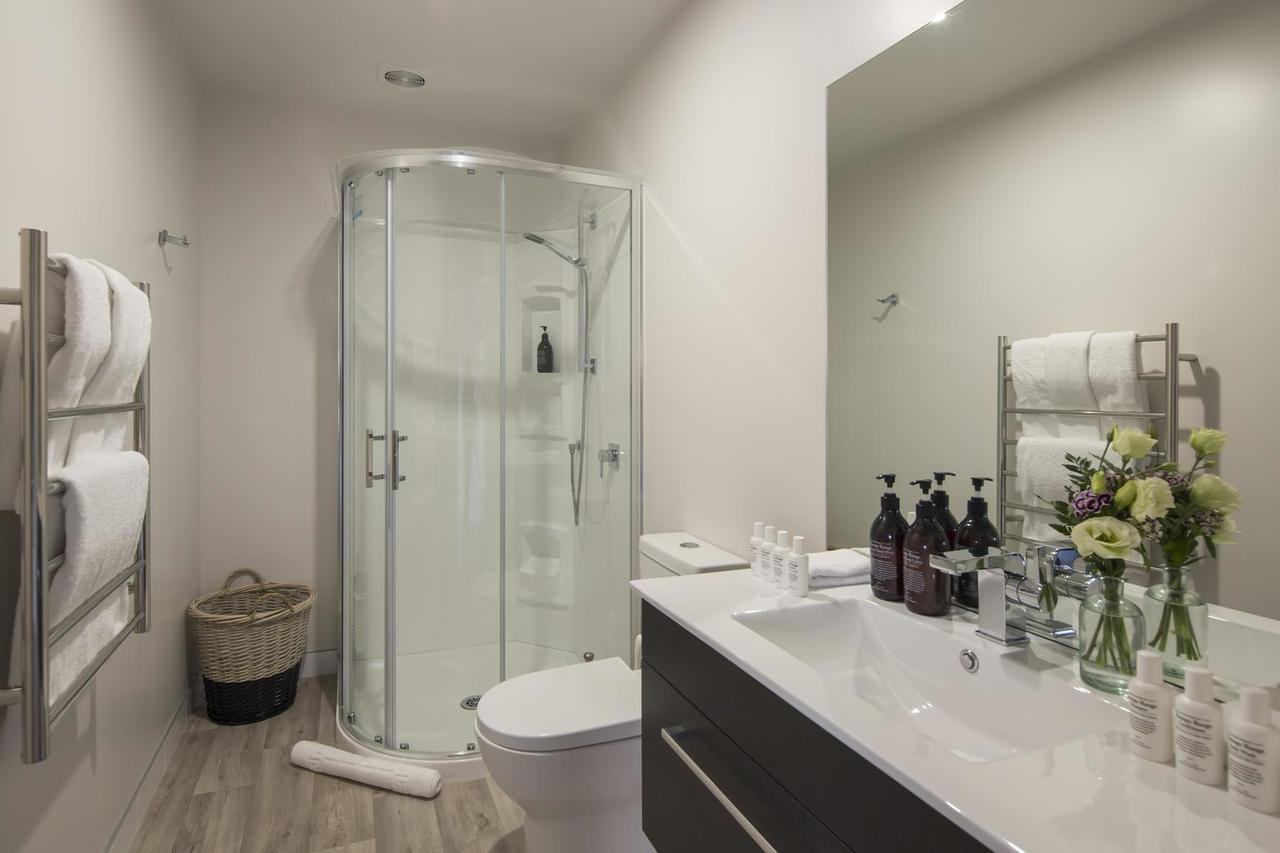 Lakefront Luxury By Amazing Accom Queenstown Ngoại thất bức ảnh
